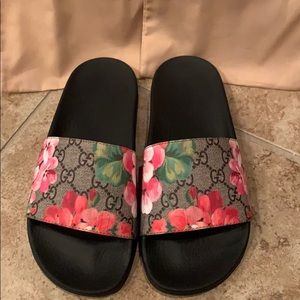 Gucci slides size 37 only worn a few times.